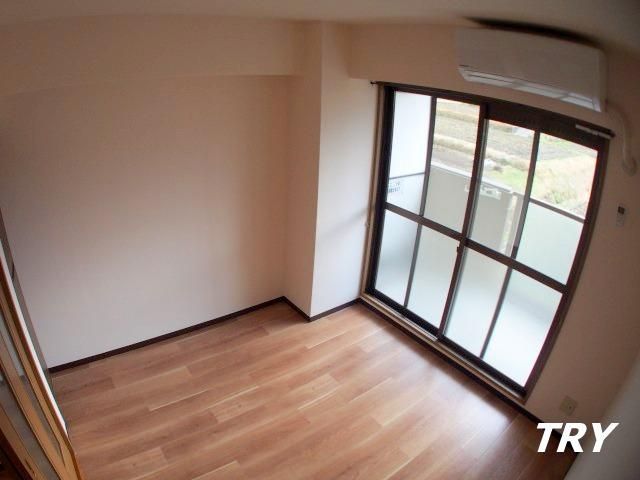 �y�Q���z�@