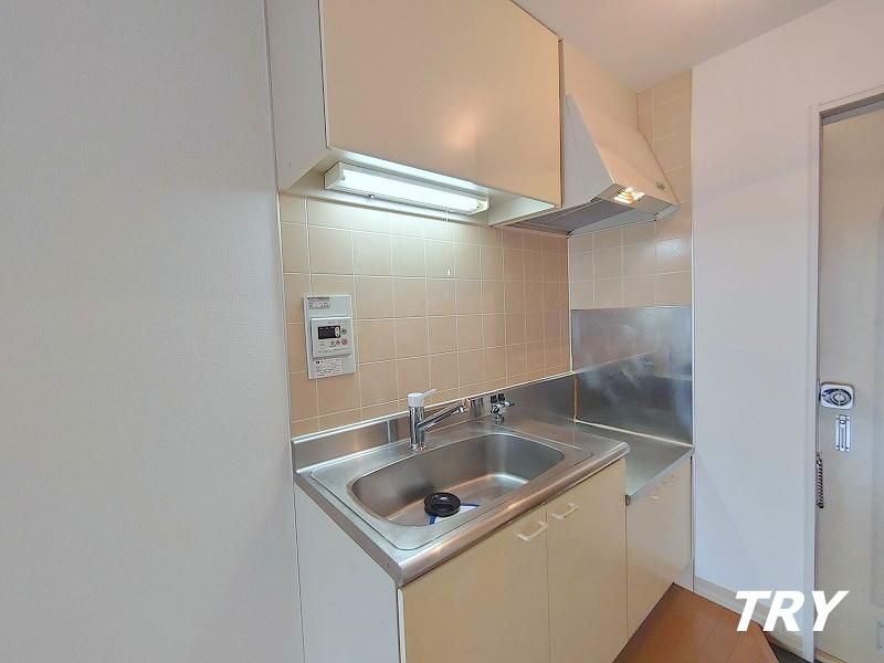 �y�L�b�`���z�@