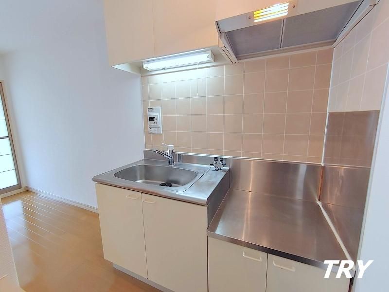 �y�L�b�`���z�@