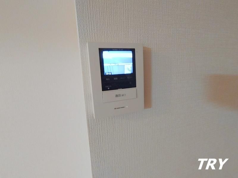 �y�Z�L�����e�B�z�@