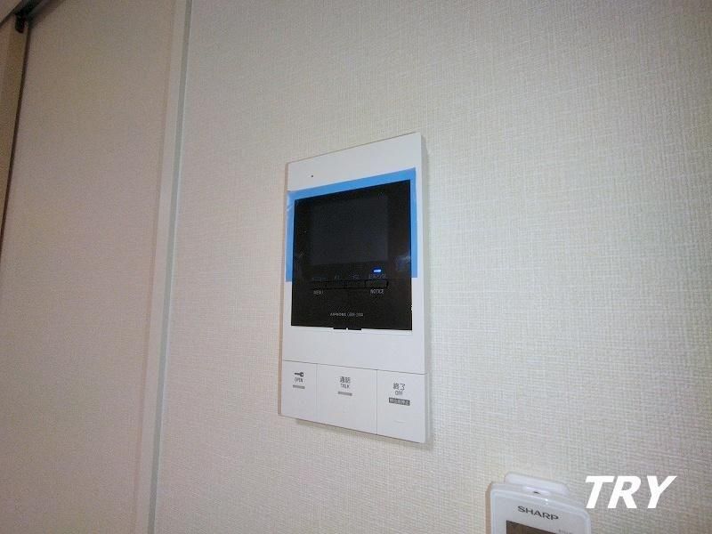 �y�Z�L�����e�B�z�@