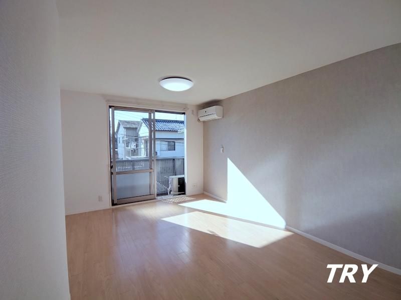 �y�����E���r���O�z�@