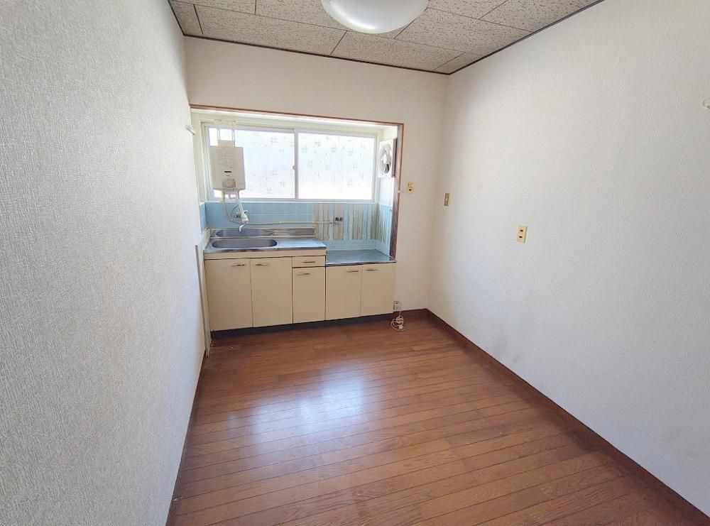 �y�L�b�`���z�@